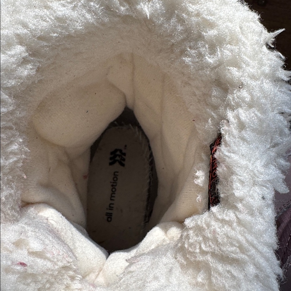 Size 1 all in motion snow Boots - Picture 13 of 13